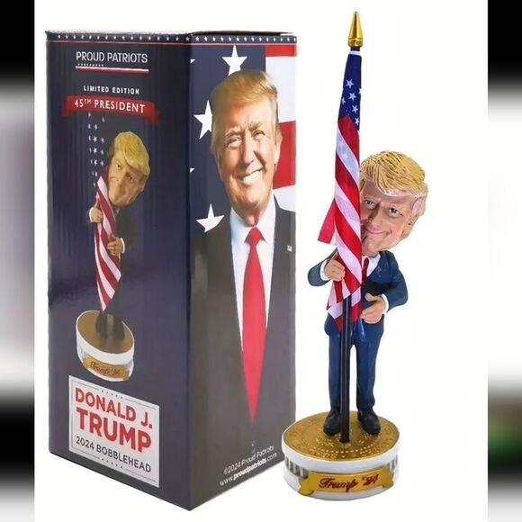 Patriotic Donald Trump Bobblehead with Removable Cloth Flag - Resin Collectible - Picture 7 of 7
